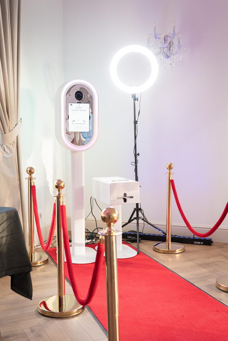 Le photobooth Moderne avec son éclairage et son installation VIP
