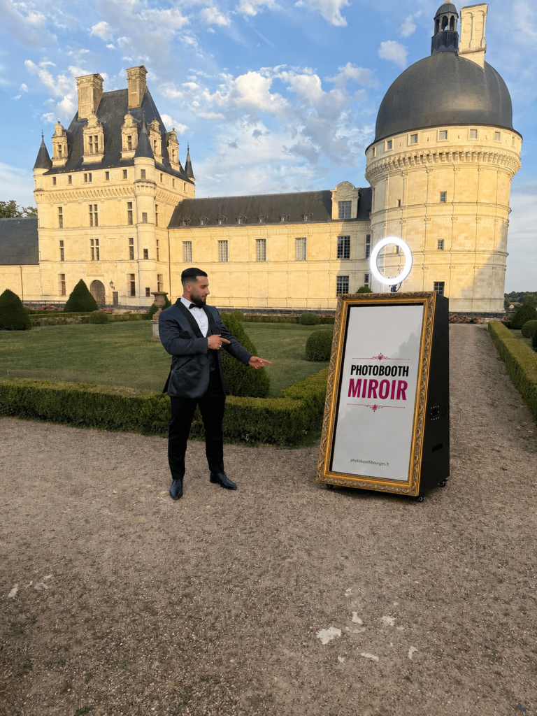 Charly avec le Miroir au château de Valençay